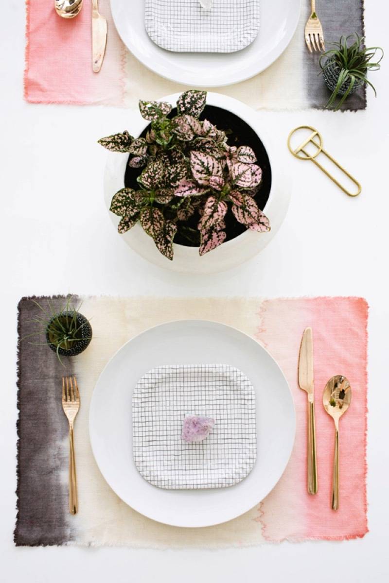 99 ways to use fabric to decorate your home | Dip-dyed placemats