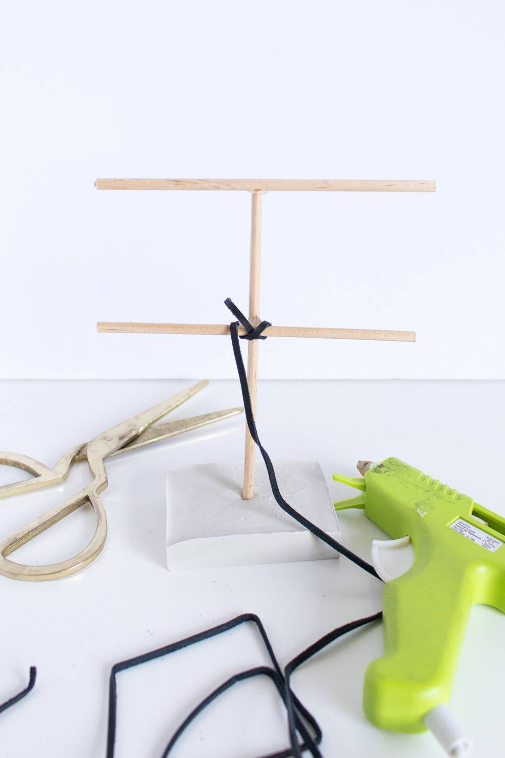 DIY concrete earring tree | Step 5