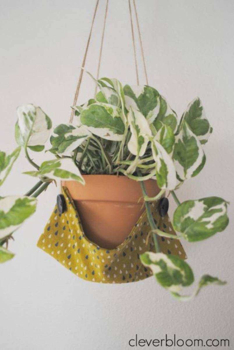 99 ways to use fabric to decorate your home | Plant hammock