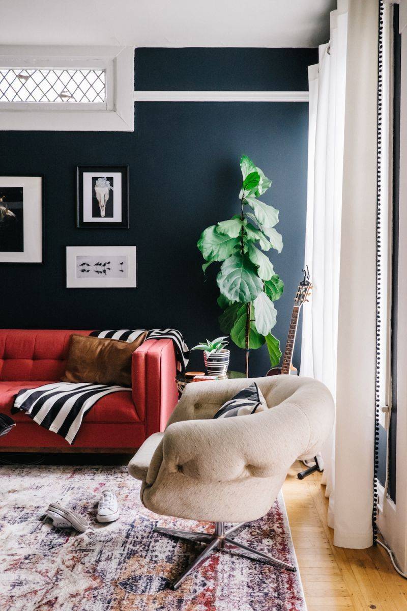 Hey Apartment-Dwellers: Here's How To Make A Rental Living Room Feel Like Home