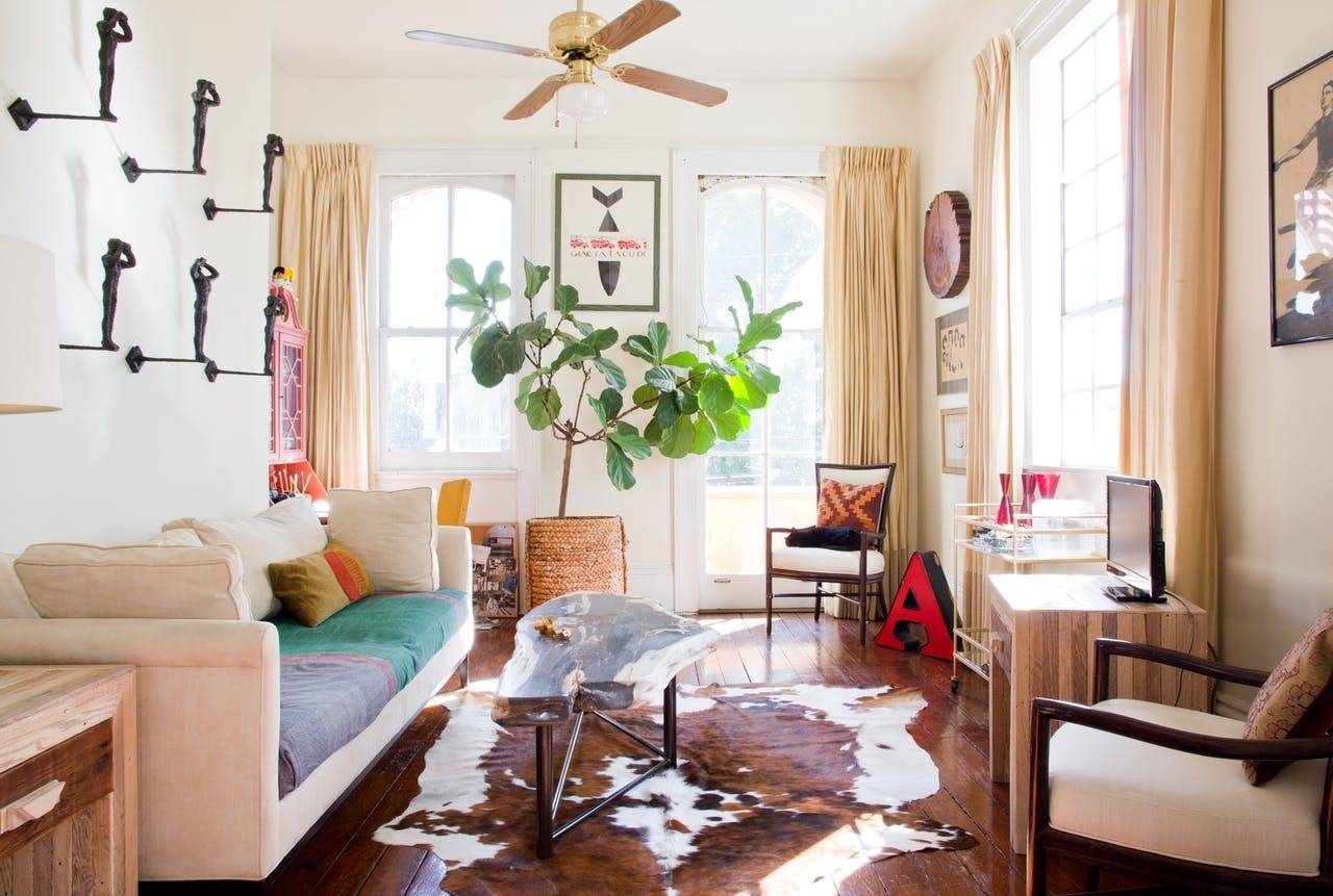 Hey Apartment-Dwellers: Here's How To Make A Rental Living Room Feel Like Home