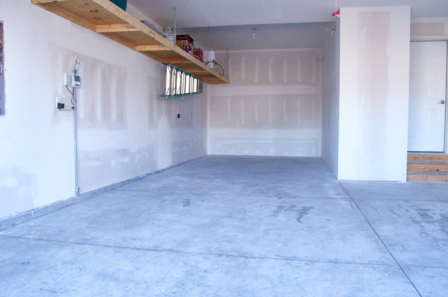Uncoated garage floor (concrete)