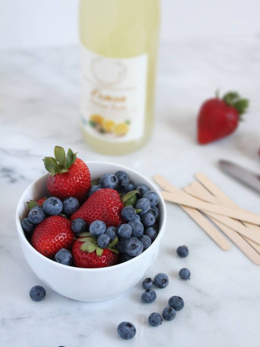 Berry popsicles with lemon Italian soda