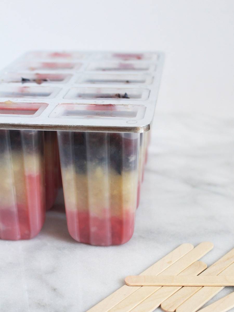 Make your own popsicles at home - with champagne!