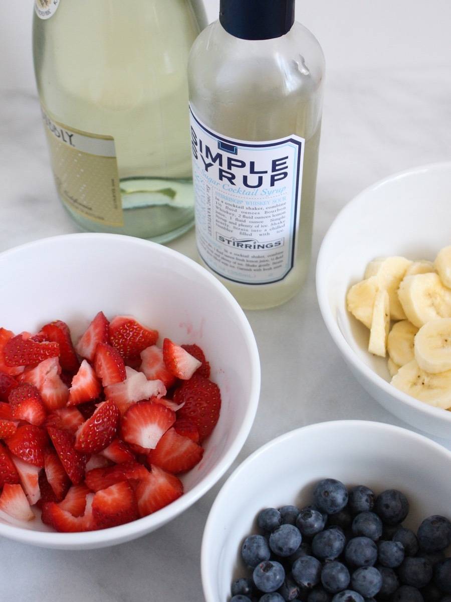 What you need to make fruity champagne popsicles