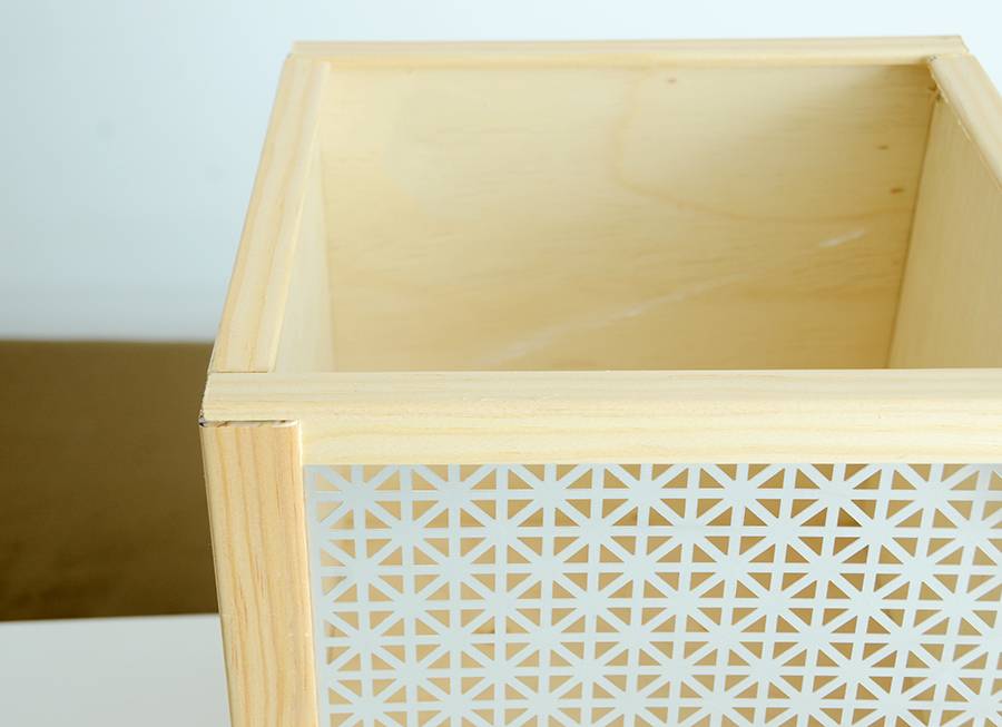 DIY Contemporary Planter Box