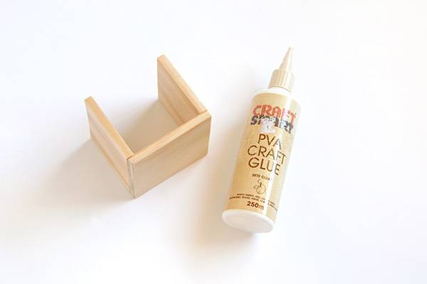 glue a box together