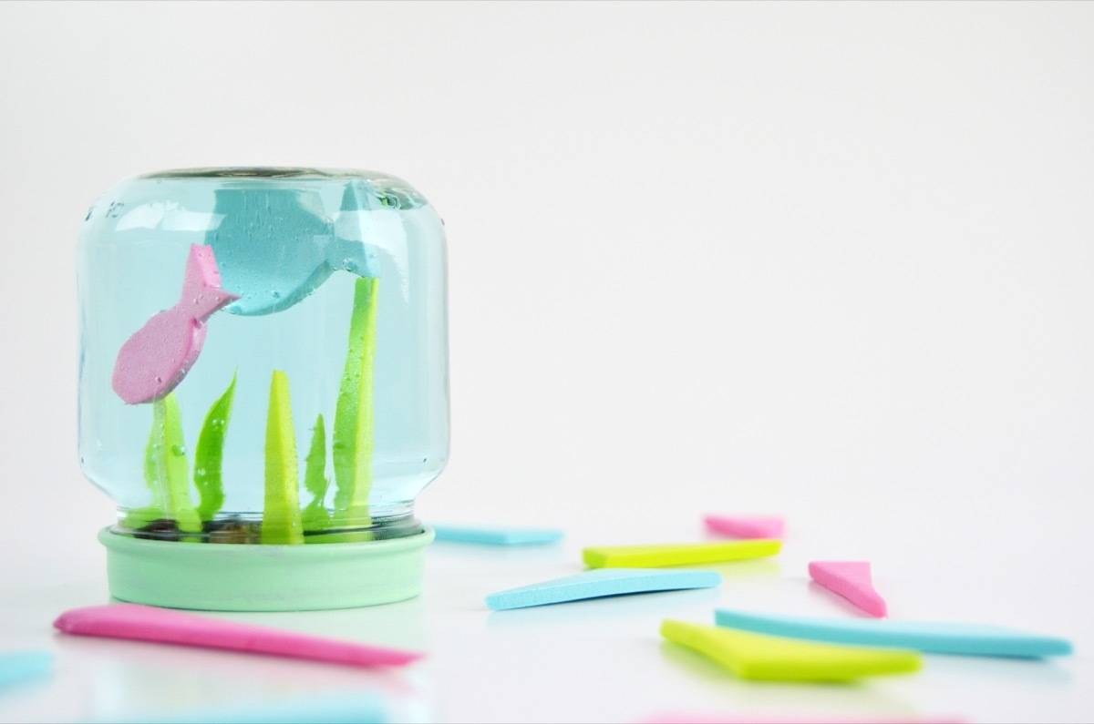 Kids craft: Learn how to make these mini tanks for foam fishies!