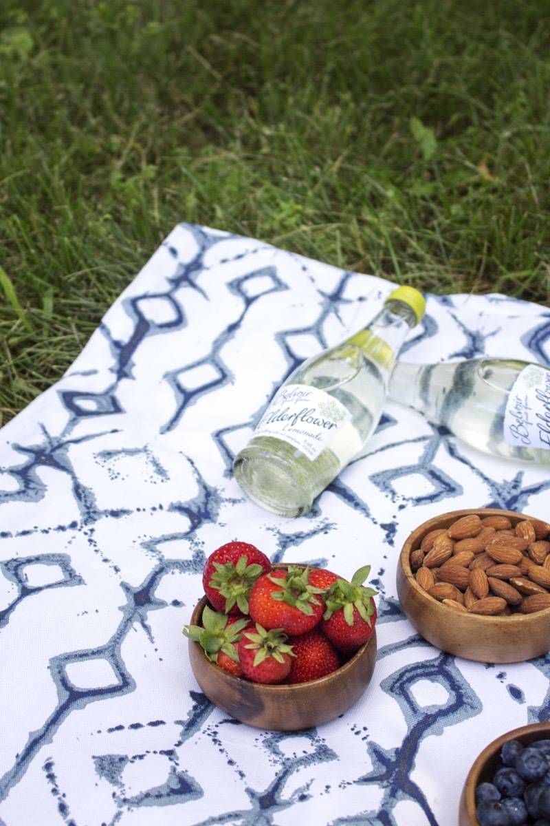 Take your lunch outside on this DIY picnic blanket for two
