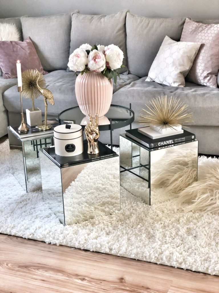 Mirrored Table Cubes