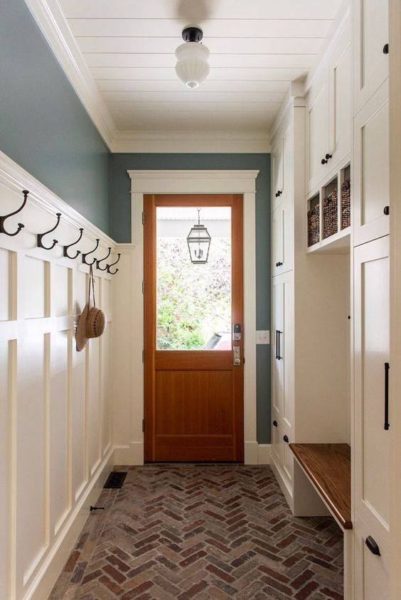 Mudroom with bench from Houzz. 