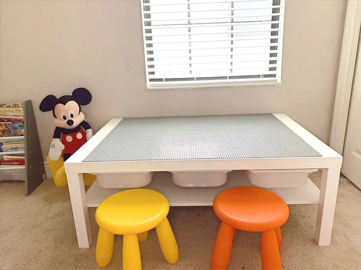 Lack coffee table as Lego table. 